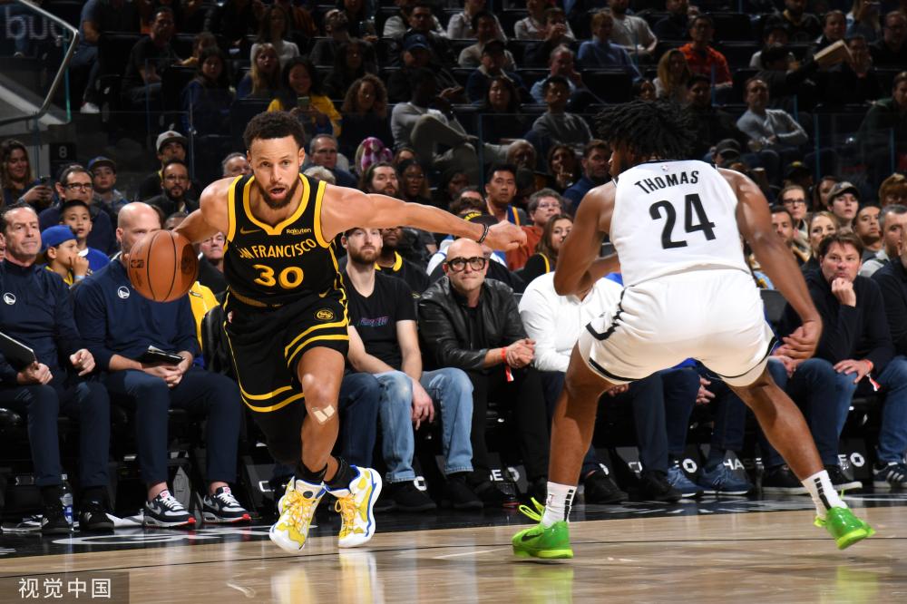 曼晚:曼联准备再次外租惠特利和维特克,两人落选美国行名单.