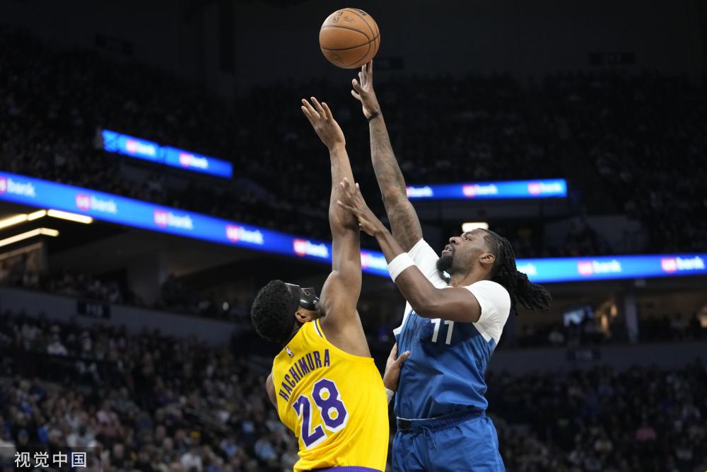 在激烈竞争 在激烈竞争