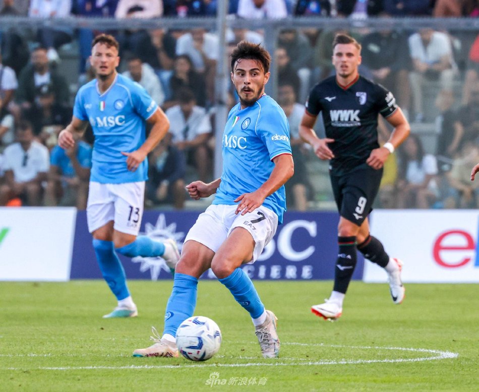 刺在前腰和 刺在前腰和