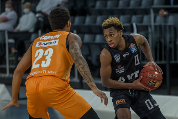 在激烈的职 在激烈的职